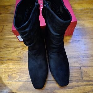 Women's boots, good condition smoke, and pet free environment